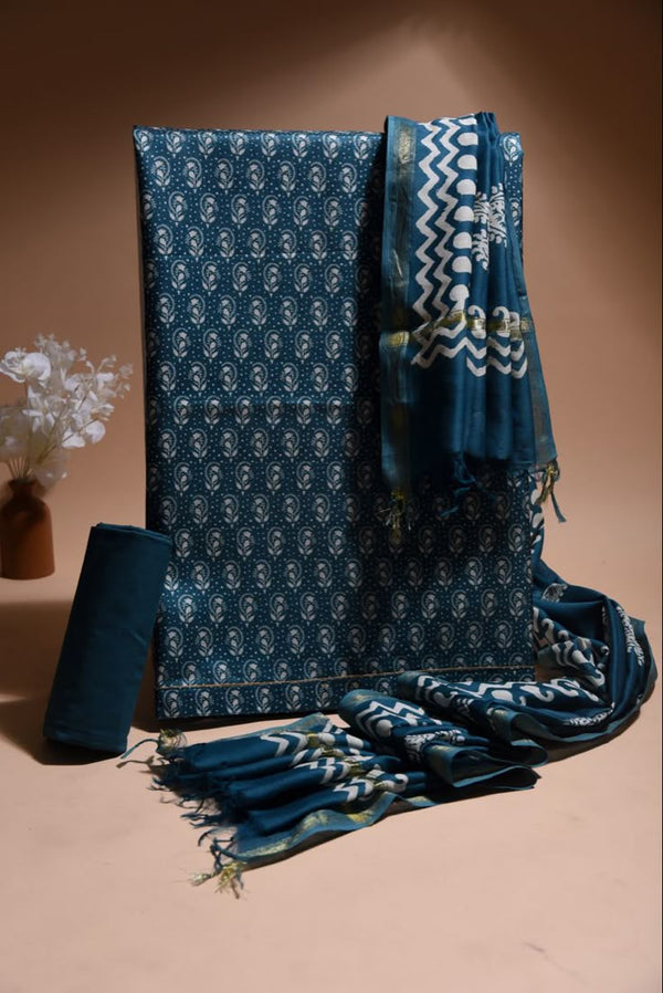 Unstiched Suits
